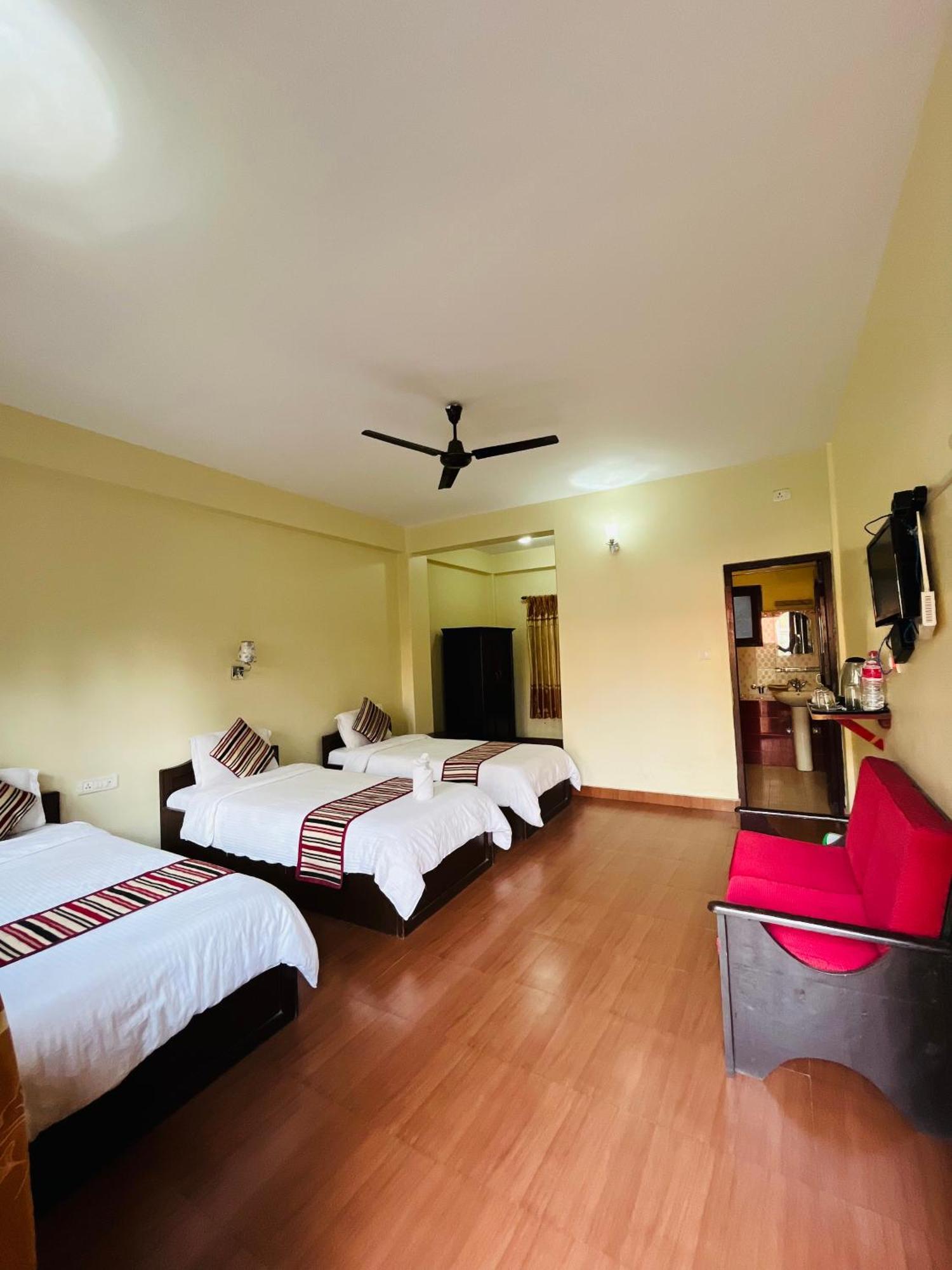 Butterfly Lodge Похара Екстериор снимка