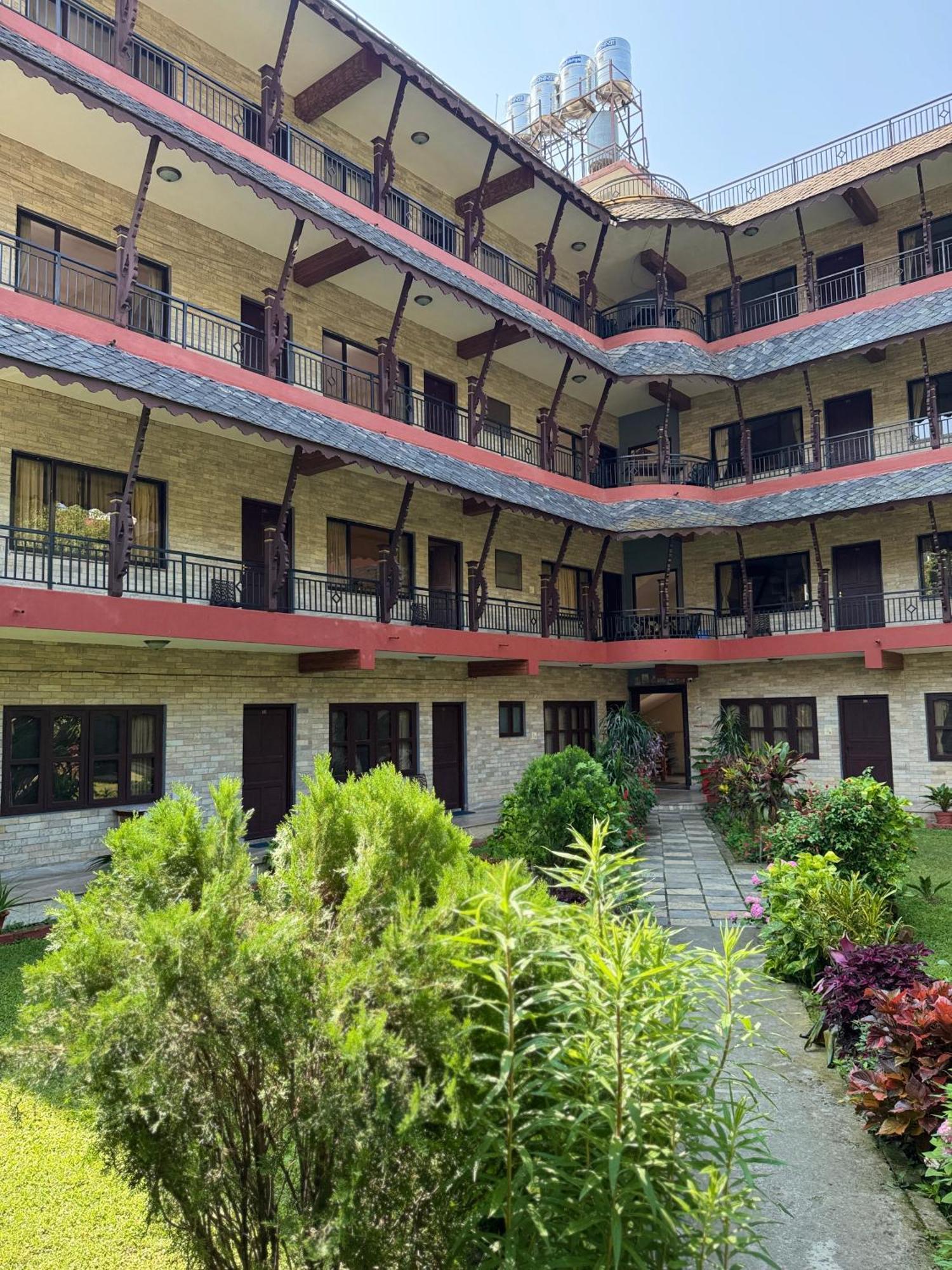 Butterfly Lodge Похара Екстериор снимка