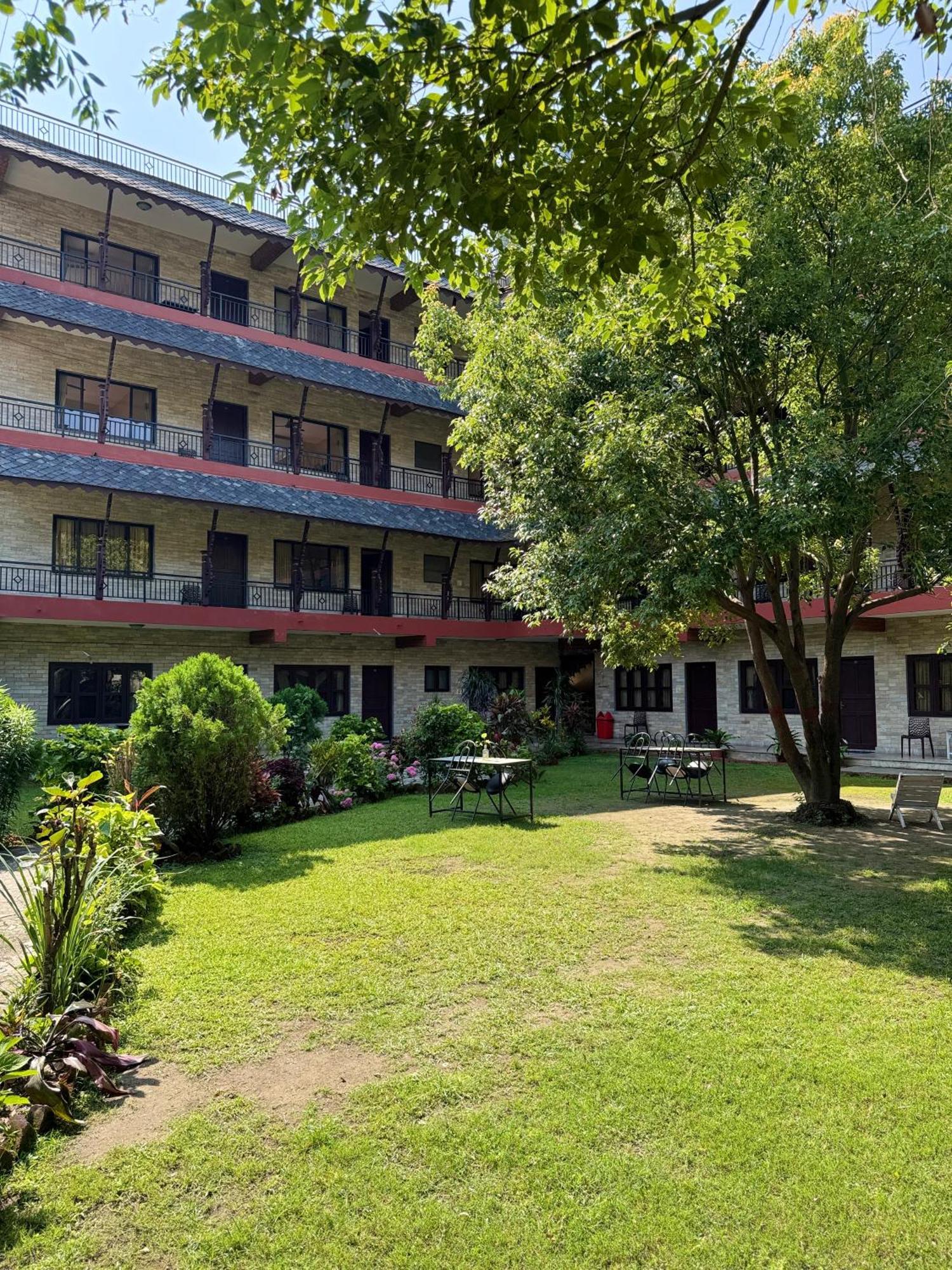 Butterfly Lodge Похара Екстериор снимка